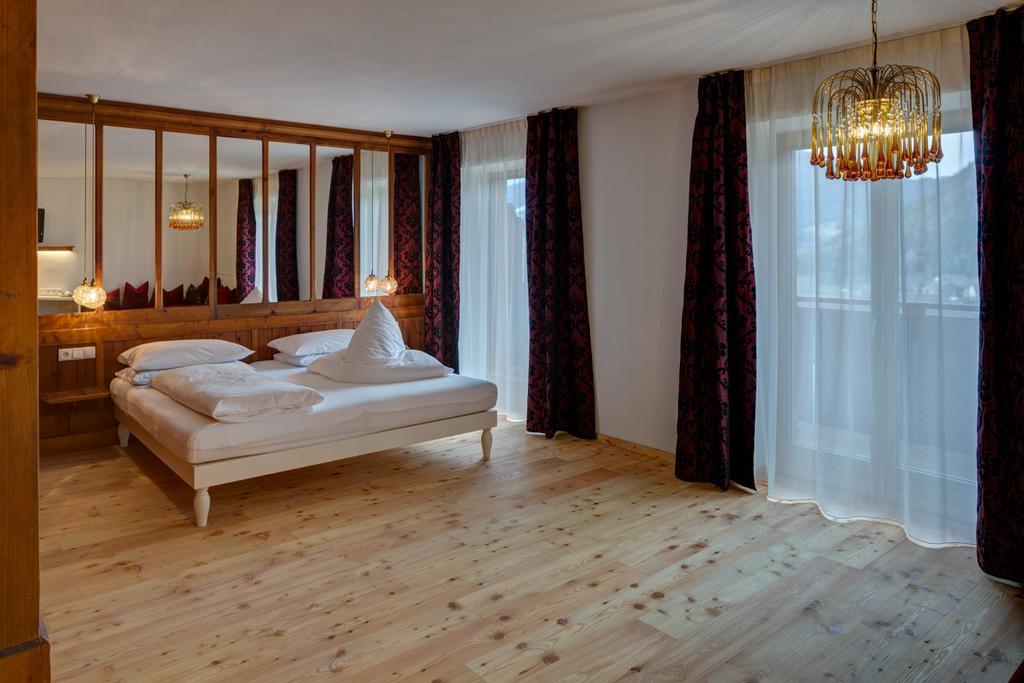 Frida Am Wald Hotel Rasun di Sotto Room photo