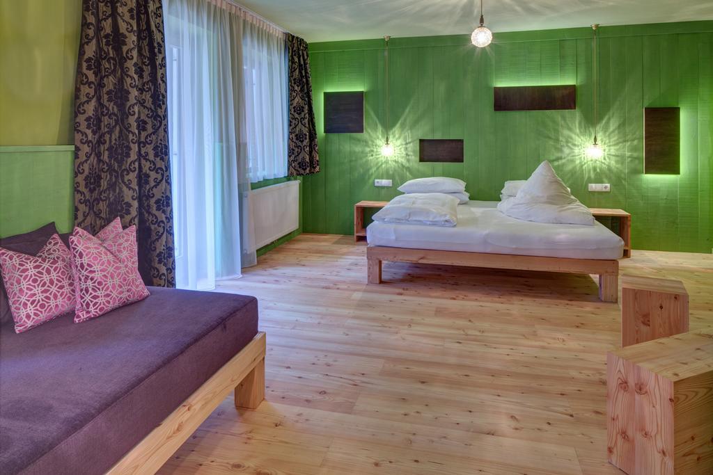 Frida Am Wald Hotel Rasun di Sotto Room photo