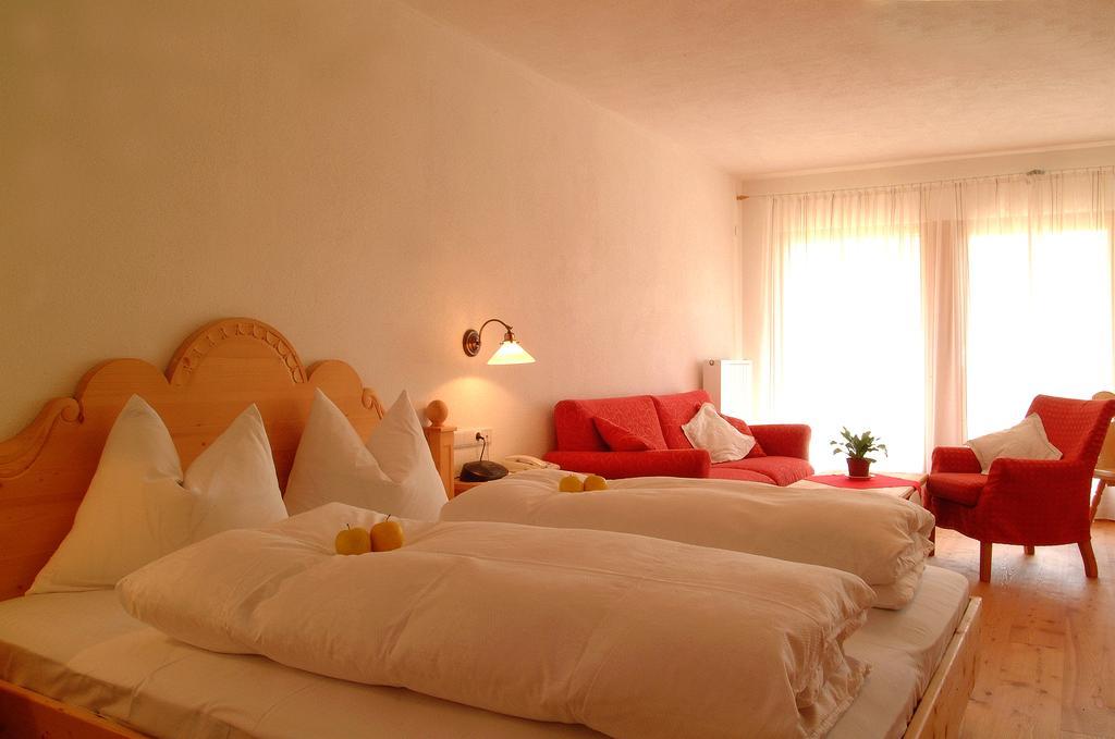 Frida Am Wald Hotel Rasun di Sotto Room photo
